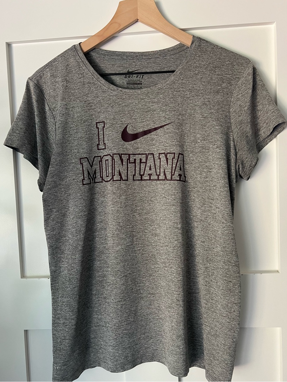 NIKE | University of Montana Dri-FIT Graphic Tee Gray Short Sleeve Women’s XL